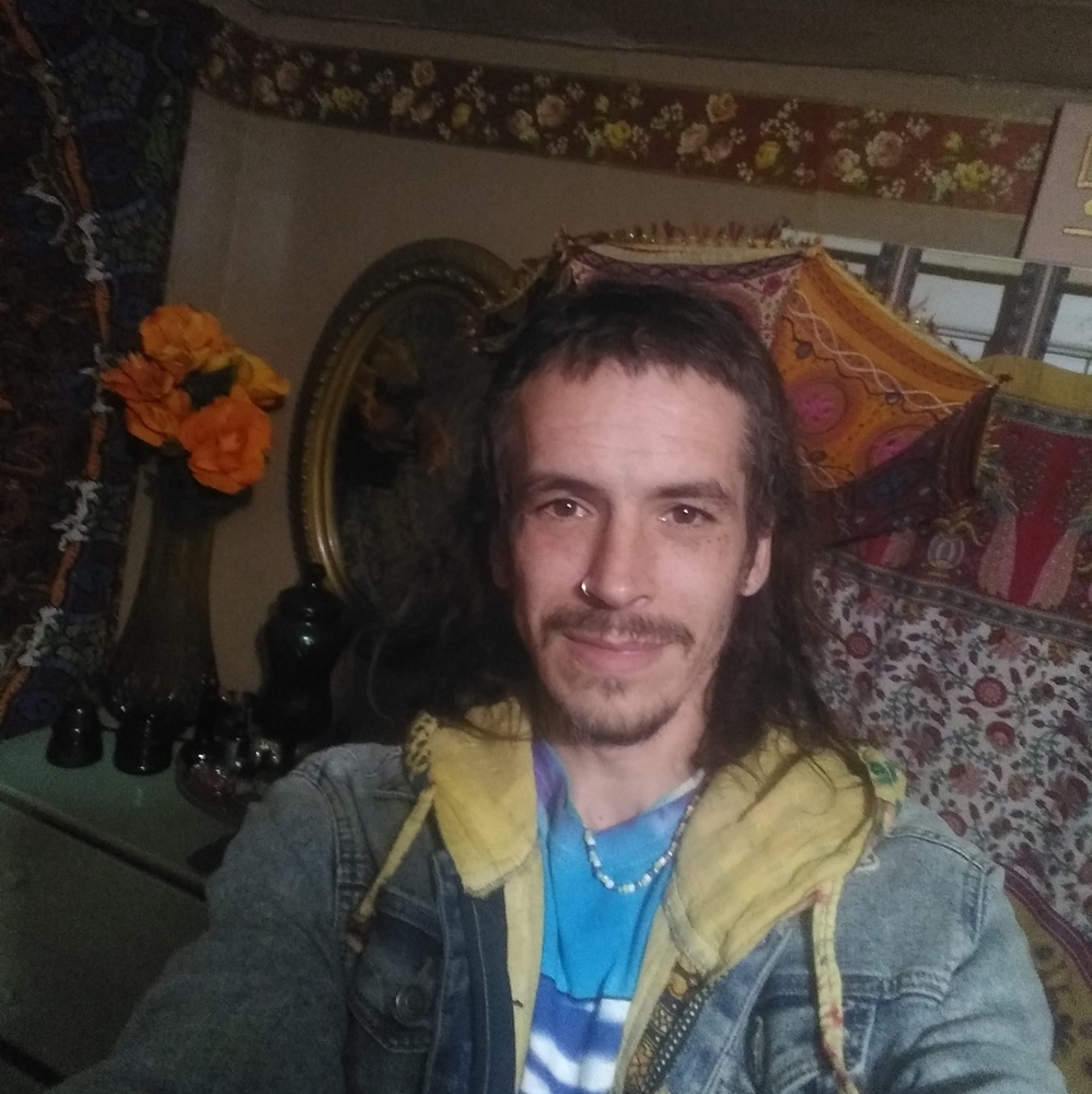 Meet your Posher, Mogly mark